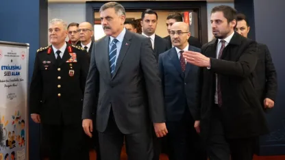 İçişleri Bakanı Çiftçi "Külliye'de Ramazan" etkinlik alanını ziyaret etti