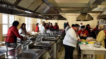 Kırıkkale'de meslek lisesi öğrencileri, 7 ilden gelen şeflerle iftar menüsü hazırladı