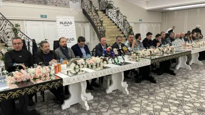 MÜSİAD Kayseri Şubesi üyeleri, iftarda gazetecilerle buluştu