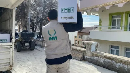 Nevşehir'de İHH gönüllülerinden ihtiyaç sahiplerine yardım