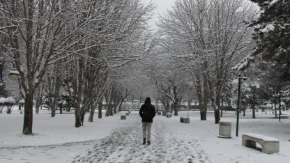 Kayseri'de kar etkili oluyor