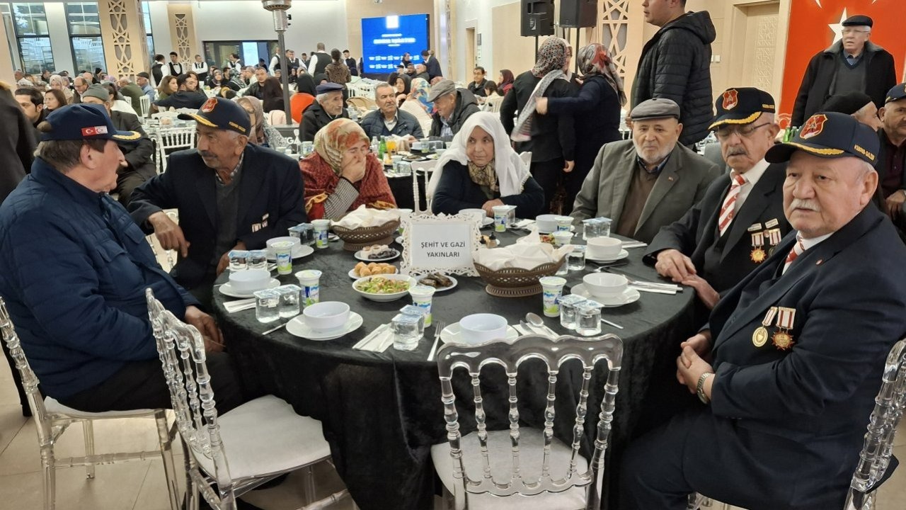 AK Parti Beypazarı İlçe Başkanlığı iftar programı düzenledi