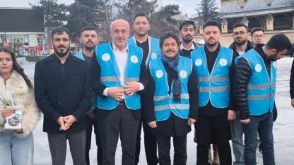 AK Parti’den vatandaşlara iftariyelik dağıtımı