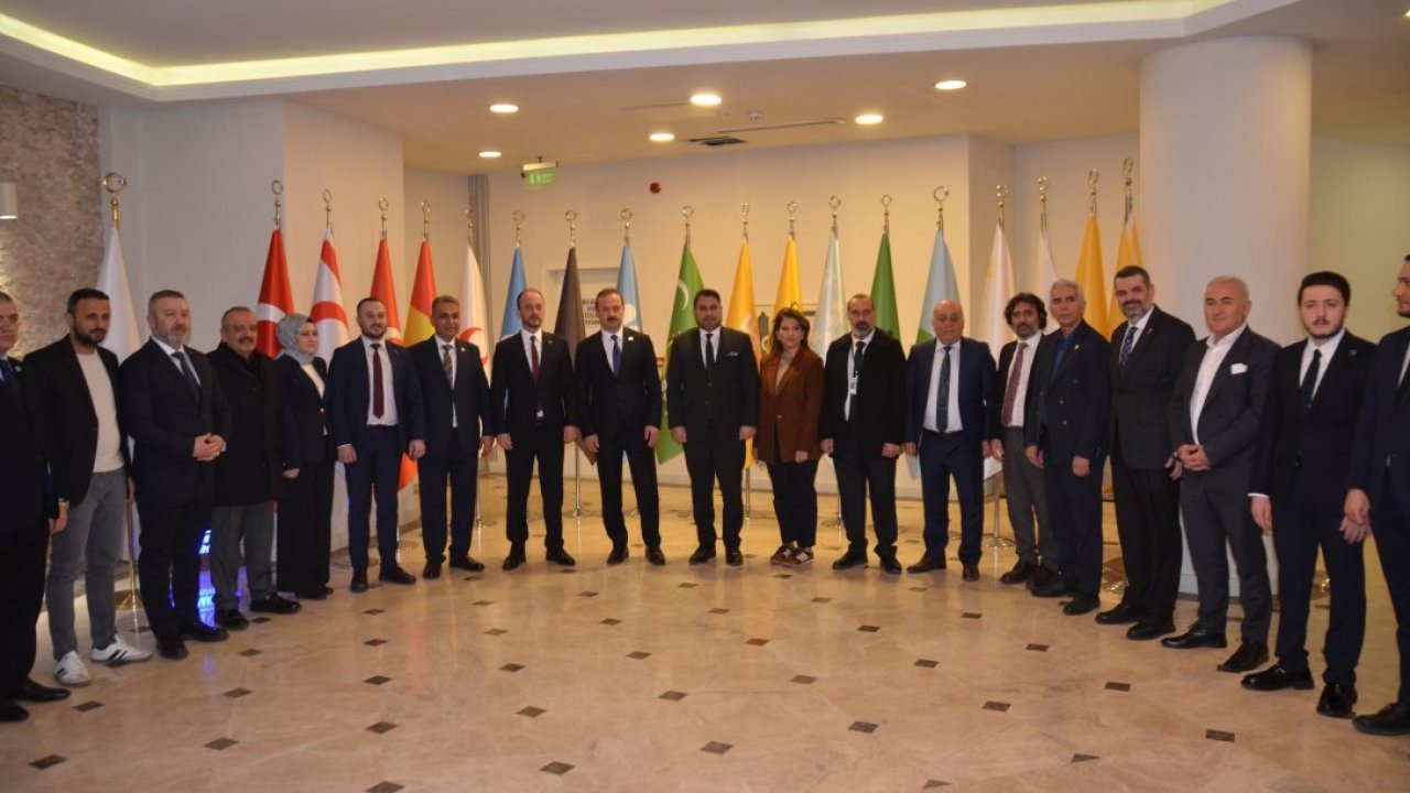 Anahtar Parti Genel Başkanı Ağıralioğlu, Kahramankazan'da iftar programına katıldı