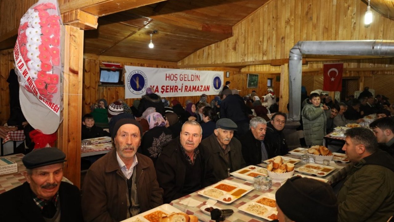 Çankırı'da köy sakinleri iftarda buluştu