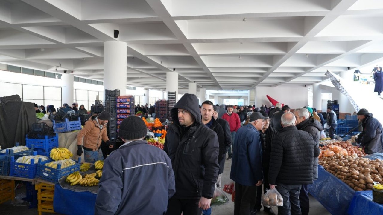 Çubuk Belediye Başkanı Demirbaş’tan pazar ziyareti