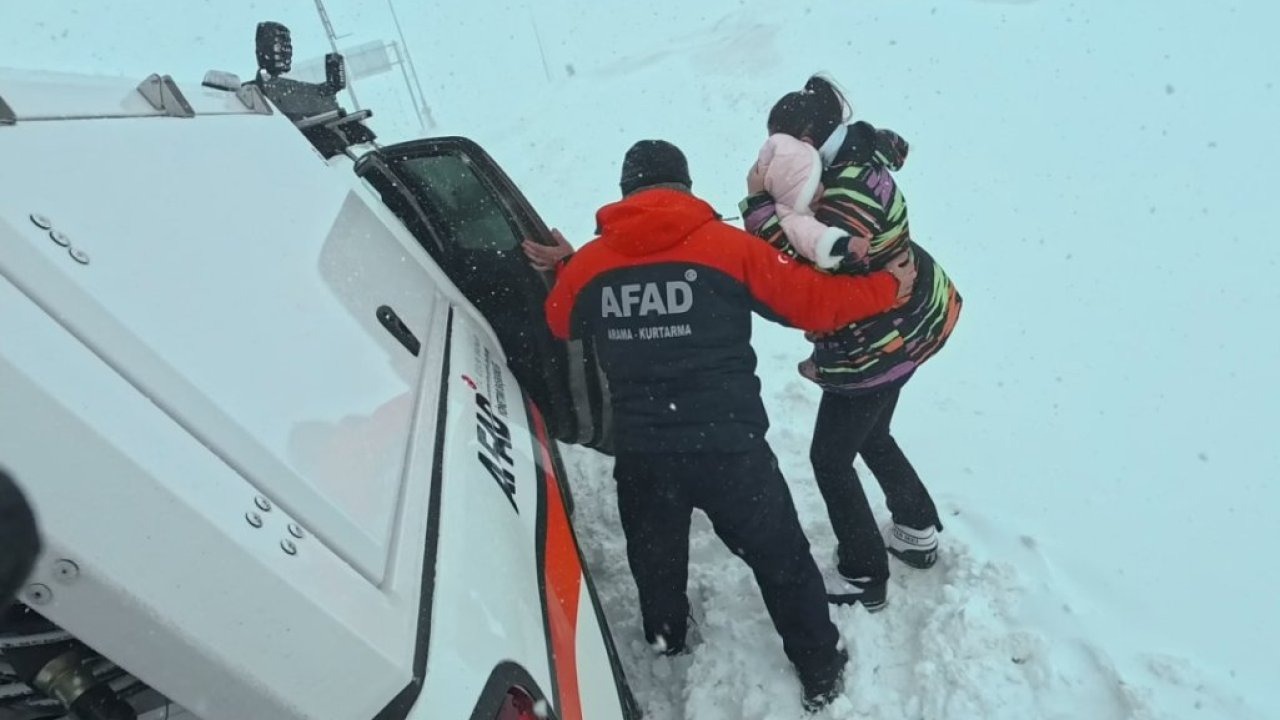 Erciyes'te mahsur kalan 12 kişiyi AFAD kurtardı