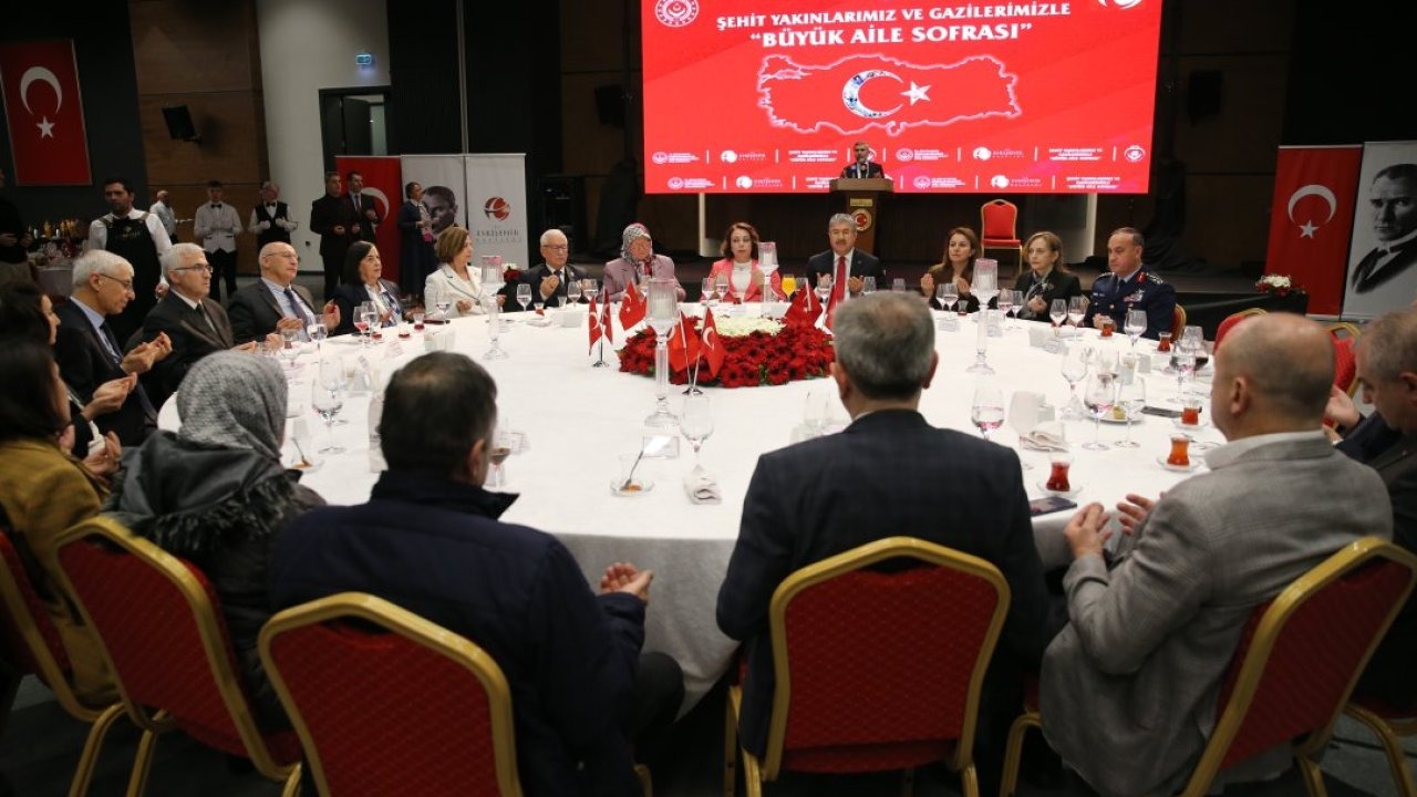 Eskişehir Valisi Yılmaz, şehit yakınları ve gazilerle iftar yaptı