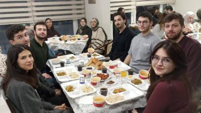 Karamanlı öğrenciler iftarda buluştu