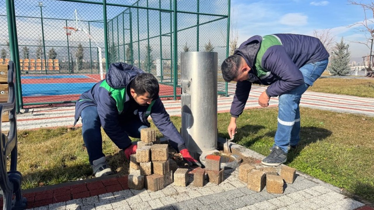 Kayseri Büyükşehir Belediyesi ekipleri millet bahçesinde bakım, onarım ve temizlik çalışmalarını sürdürüyor