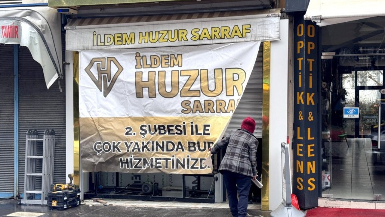 Kayseri'de forkliftle kepenk ve camları kırılan kuyumcudan hırsızlık yapıldı