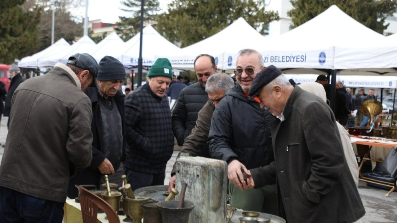 Melikgazi Antika Pazarı nostalji tutkunlarını ağırladı