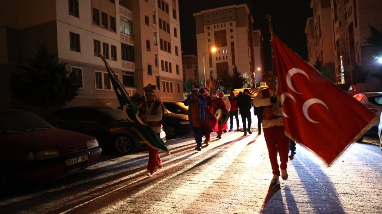 Nevşehir'de vatandaşlar sahura mehter takımının marşlarıyla kalktı