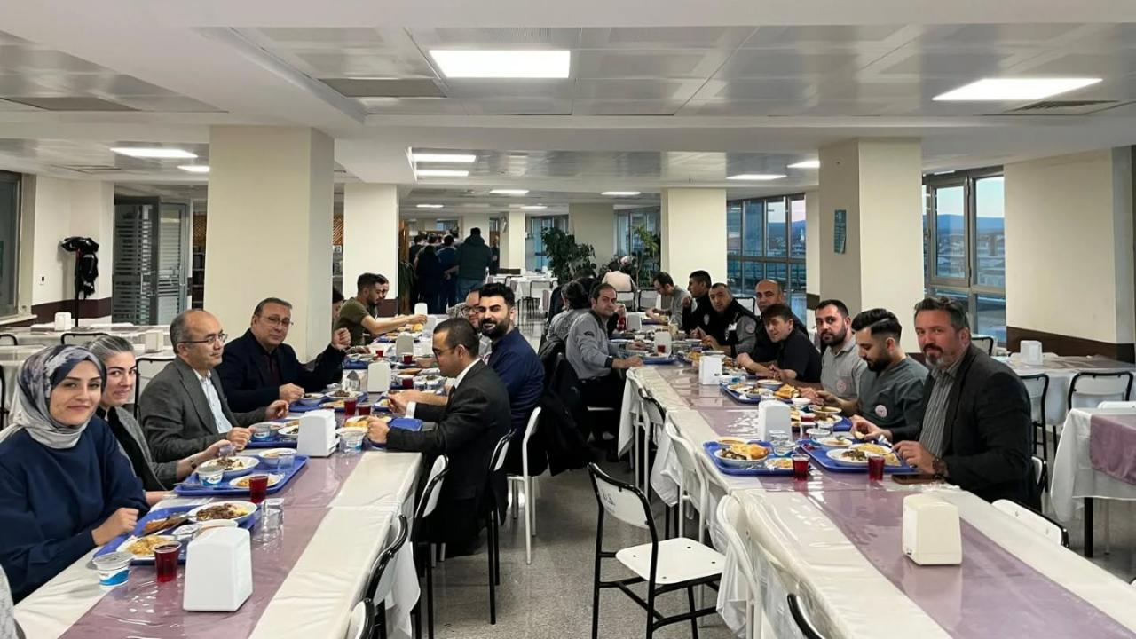 Sağlık ordusu aynı sofrada