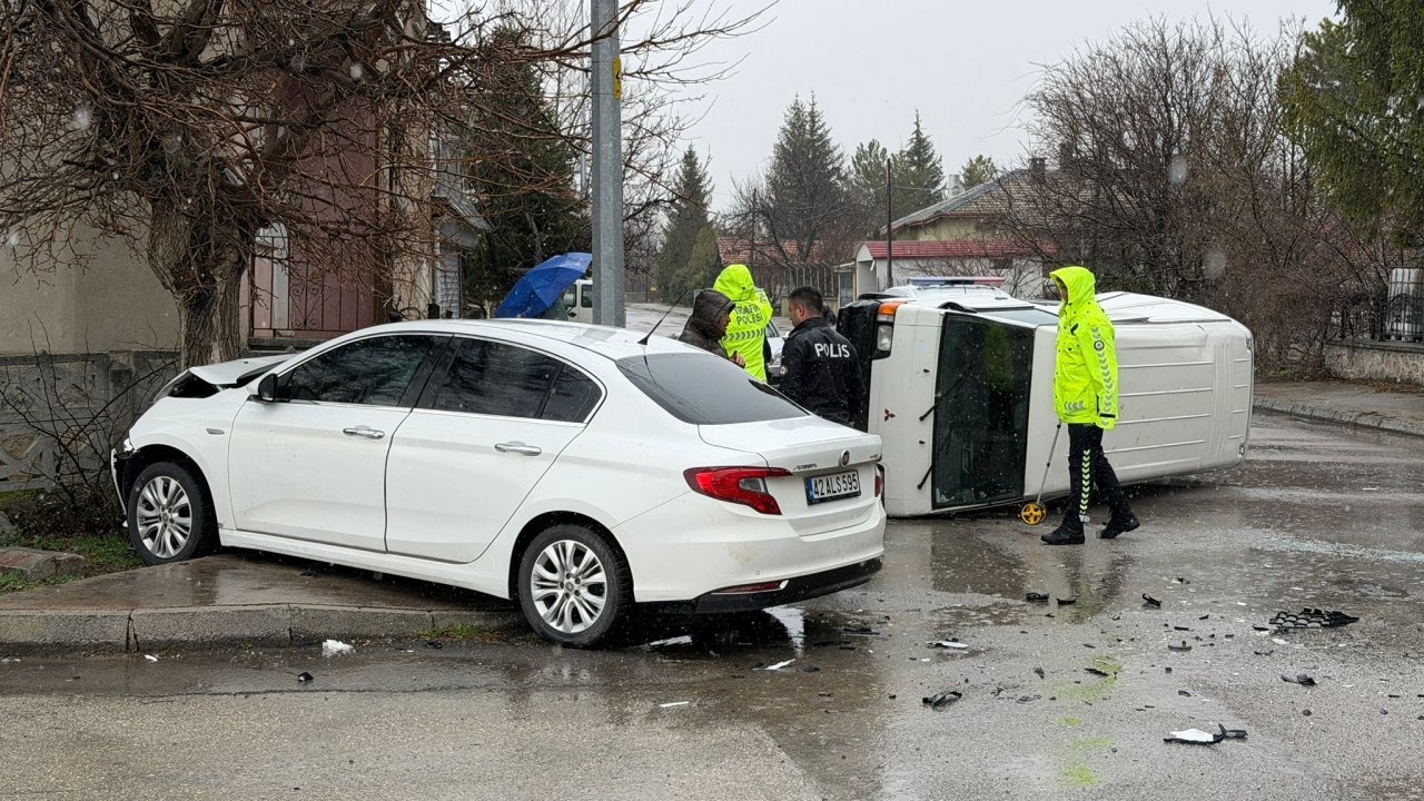 Seydişehir'de trafik kazasında 1'i çocuk 3 kişi yaralandı