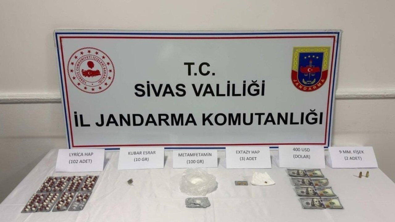 Sivas'ta uyuşturucu operasyonunda yakalanan 3 zanlı tutuklandı