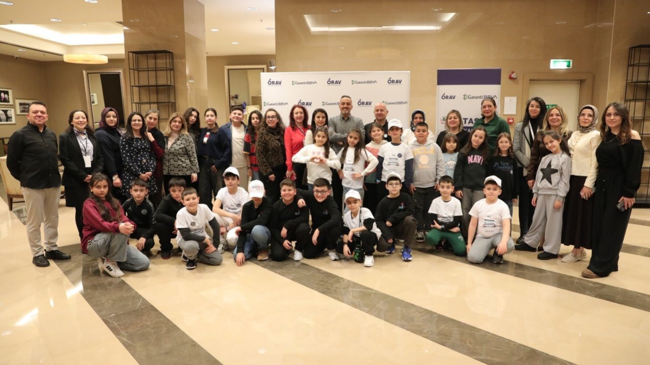 TİKAV'ın "Uluslararası Gençlik Ödül Programı" kapsamında ödül törenleri gerçekleştirildi