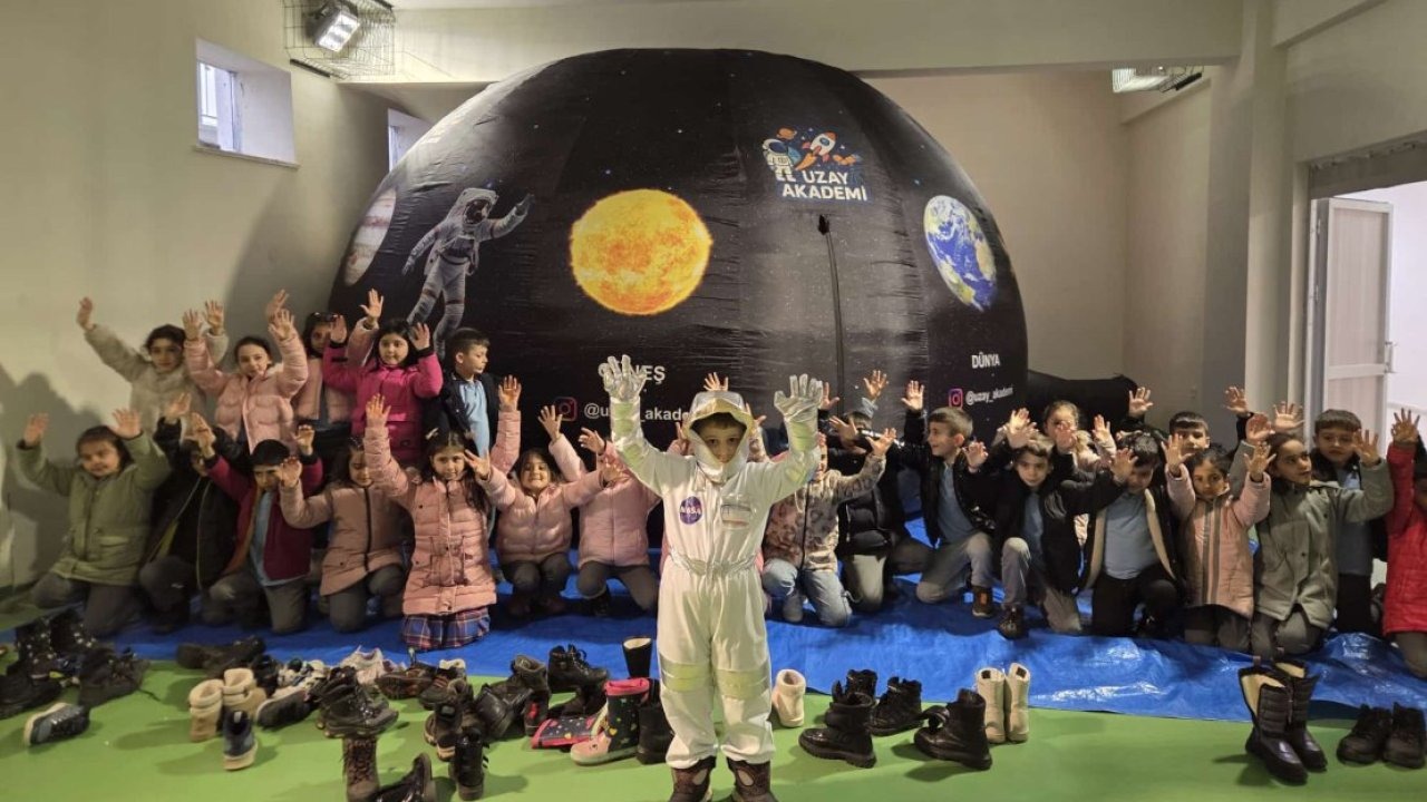 Zara'da "Uzay Çadırı ve Sanal Gerçeklik" etkinliği düzenlendi