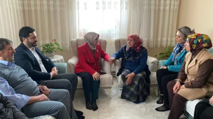 AK Parti Sivas Milletvekili Toy, Ulaş'ta gençlerle iftarda bir araya geldi