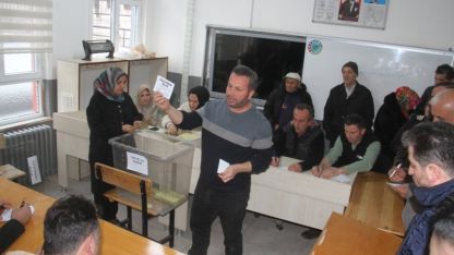 Konya'da yeni kurulan mahallede muhtarlık seçimi heyecanı yaşandı