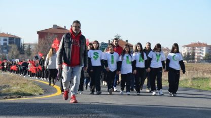 Kahramankazan'da öğrencilerden bağımlılığa karşı farkındalık yürüyüşü