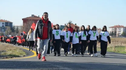 Kahramankazan'da öğrencilerden bağımlılığa karşı farkındalık yürüyüşü