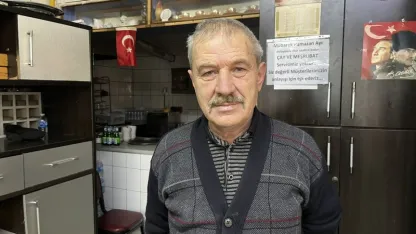 İftara kadar servis yapılmayan kıraathane mahalle sakinlerinin buluşma noktası oluyor