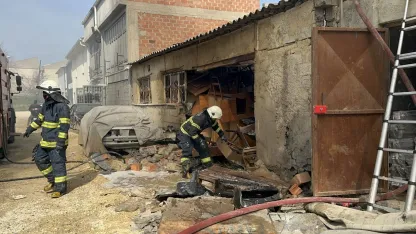 Eskişehir'de mobilya atölyesinin deposunda çıkan yangın söndürüldü