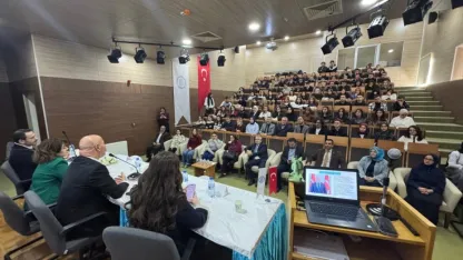 Ankara'da bağımlılıkla mücadele paneli düzenlendi