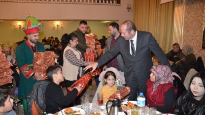 Kahramankazan'da Dünya Yetimler Günü dolayısıyla iftar programı düzenlendi