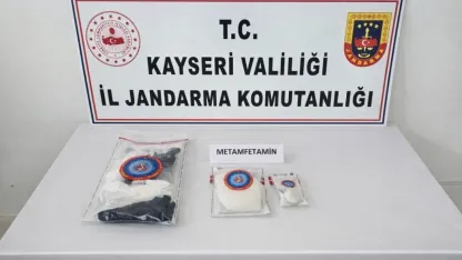 Kayseri'de jandarma 1 kilo 7 gram uyuşturucu ele geçirdi