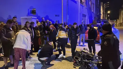 Eskişehir'de otomobille çarpışan motosikletteki 2 kişi yaralandı