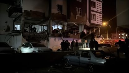 GÜNCELLEME - Niğde'de bir apartmandaki doğal gaz patlamasında 12 kişi yaralandı