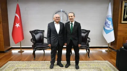 Büyükkılıç, Türkiye Wushu Kung Fu Federasyonu Başkanı Akyüz'ü ağırladı