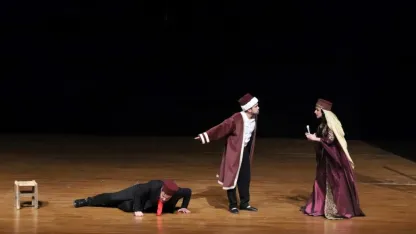 NEVÜ'de "Tahir ile Zühre" tiyatro oyunu sahnelendi
