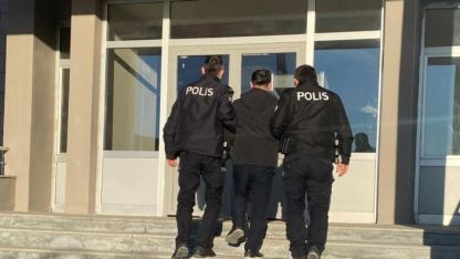Sivas'ta göçmen kaçakçılığı iddiasıyla yakalanan zanlı tutuklandı