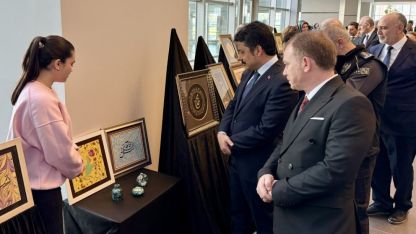 Kırşehir'de Sanatın Diliyle Değerlerimiz Hat, Tezhip ve Ebru Sergisi açıldı