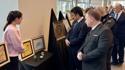 Kırşehir'de Sanatın Diliyle Değerlerimiz Hat, Tezhip ve Ebru Sergisi açıldı