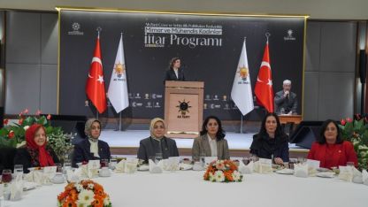 AK Parti'de "Mimar ve Mühendis Kadınlar İftar Programı" düzenlendi