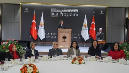 AK Parti'de "Mimar ve Mühendis Kadınlar İftar Programı" düzenlendi