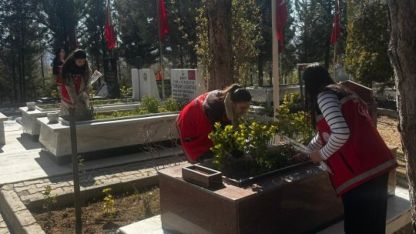 Kırıkkale'de şehitliklerde bakım, onarım ve temizlik çalışması yapıldı