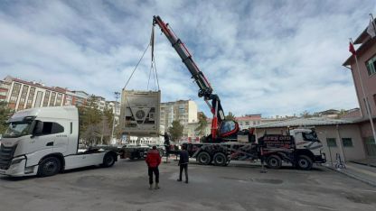 Sivas Devlet Hastanesine alınan yeni MR cihazı teslim edildi
