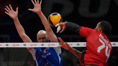 Voleybol: SMS Grup Efeler Ligi