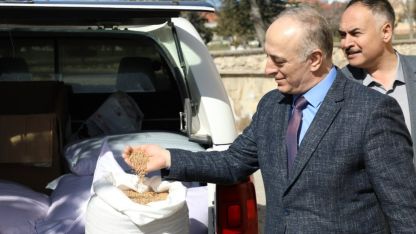 Mihalıççık ve Günyüzü'nde çiftçilere hibe ata tohumu dağıtıldı