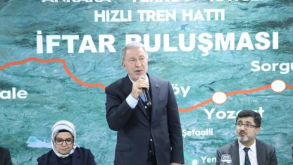 TBMM Milli Savunma Komisyonu Başkanı Akar, Kayseri'de hızlı tren şantiyesinde işçilerle iftar yaptı