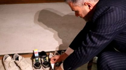 Ankara'da Kadir Gecesi'nde camiye giden çocukların ayakkabılarına hediye bırakıldı