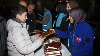 TDV, "Hediyem Kur'an Olsun" projesiyle 96 ülkede yaklaşık 2,5 milyon Kur'an-ı Kerim dağıttı