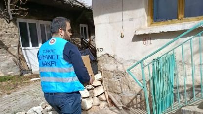 Derebucak'ta ihtiyaç sahiplerine gıda yardımı yapıldı