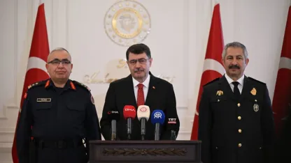 Ankara'da bayram tedbirleri kapsamında 23 bin 769 emniyet ve jandarma personeli görev yapacak