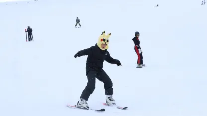 Ramazan Bayramı'nın son gününde Erciyes'teki pistler kayakseverlerle doldu